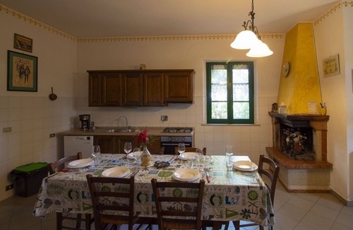 Cortona Villa | Stunning private villa for 12 people with A/C, private pool, WIFI, TV, terrace and pets allowed