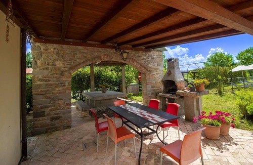 Cortona Villa | Stunning private villa for 12 people with A/C, private pool, WIFI, TV, terrace and pets allowed