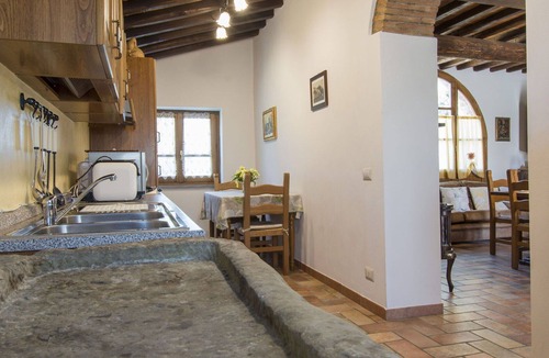 Oliveto Villa | Stunning private villa for 8 guests with private pool, WIFI, A/C, TV, patio and pets allowed