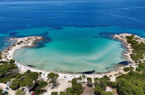Vourvourou Villa | Stylish Maisonette with 3 Bedrooms in Vourvourou, Greece