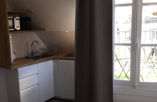 Epinettes Apartment | Sunny, refurbished studio with balcony