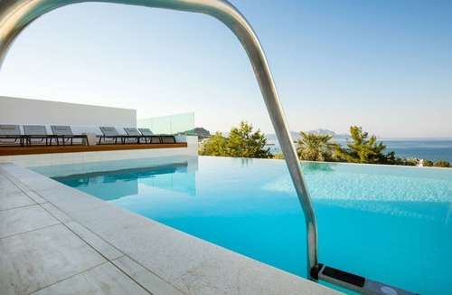 Vlicha Villa | Thrilling Rhodes Villa | Villa Artemis | 4 Bedrooms | Breathtaking Sea Views | Private Pool | Lovely Furnished Terrace | Shaded Outdoor Dining Area | Prime Location | Lindos