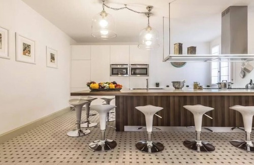 Cannaregio Apartment | Timeless Elegance with Canal Views in Cannaregio