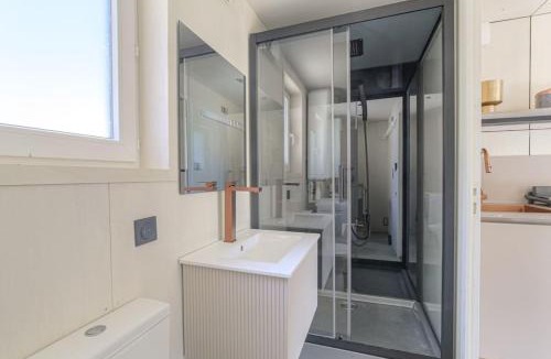 Saint-Rambert Apartment | Tiny-house atypique, 4 personnes, Saint-Didier