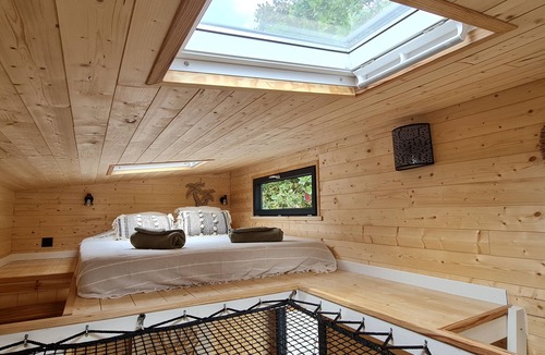 Peypin Ski Chalet | Tiny house with private lagoon pool and jacuzzi