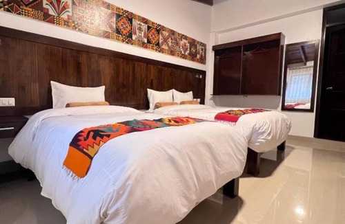 Ollantaytambo Bed & Breakfast | Tourist Lodging - Kantu Inn - Triple Room with Private Bathroom