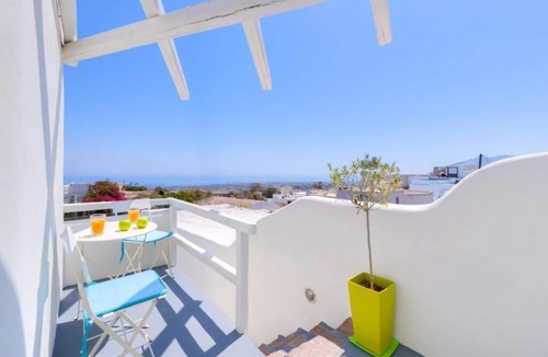 Fira Villa | Tranditional Cave House In The Heart of Fira-Santorini