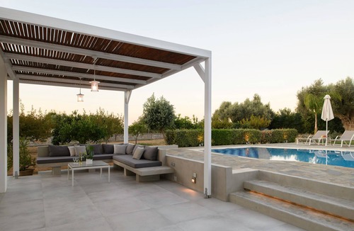 Adelianos Kampos Villa | Unique Villa with Lavish outdoor area