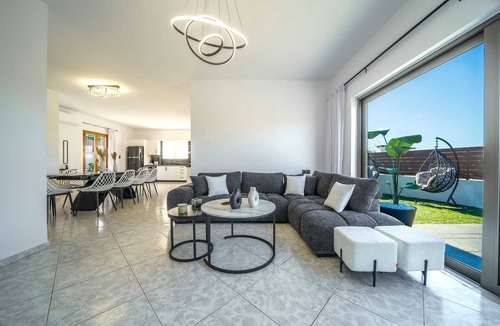 Aggeliana Villa | Vera Relaxo Villa, a Countryside Escape