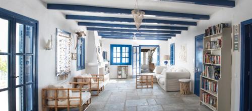 Kanapitsa Villa | Villa Arios, pool, jacuzzi and sea