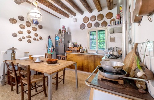 Sambruson Villa | Villa 'Colloredo' with Shared Garden and Air Conditioning