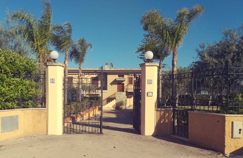 Fontane Bianche Villa | Villa Dream: direct access to the beach, 4 bedrooms & 3 bathrooms, max 10 people
