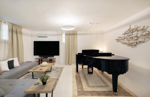 Logaras Apartment | Villa Espressiva