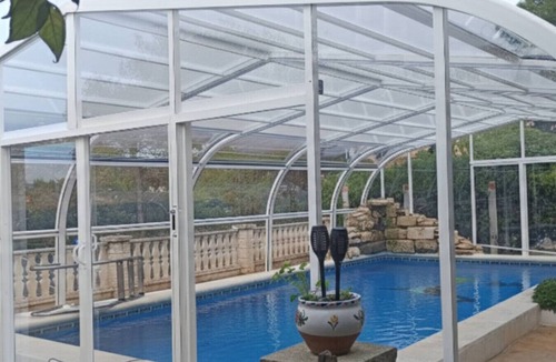 Castellet i la Gornal House | Villa Gessamí: Piscina Climatizada & Zona infantil