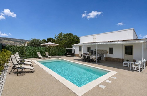 Comiso Villa | Villa in Comiso with 2 bedrooms sleeps 6