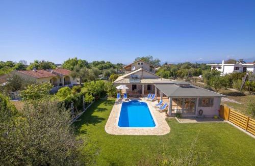 Roda Villa | Villa Marilisa by Villa Plus