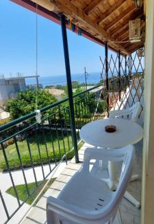 Loutsa Apartment | Villa Nefeli