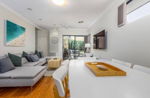 Innaloo House | Villa thirty-five