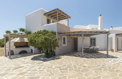Naousa Villa | Walk to Naousa | 5BR House | Amazing View | Vireya