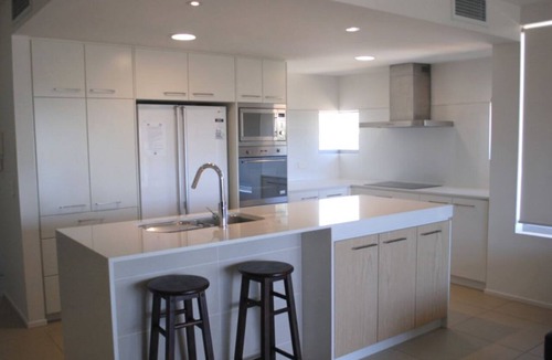 Currimundi Apartment | Waterfront Lake Apt w/Ocean Access & Views