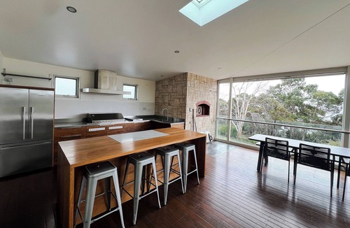 Binalong Bay House | WELHAM ~Seaside Hideaway @ the Bay of Fires~Luxury 4 bedroom 2.5 bath Beachhouse