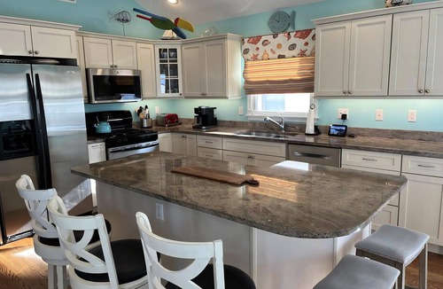 Ship Bottom House | Well appointed 5 bedroom 3.5 bath in Ship Bottom located 6 homes to the beach