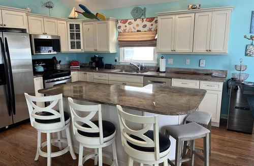 Ship Bottom House | Well appointed 5 bedroom 3.5 bath in Ship Bottom located 6 homes to the beach