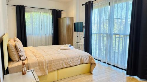 Thapae House | White Cozy Home Chiang Mai