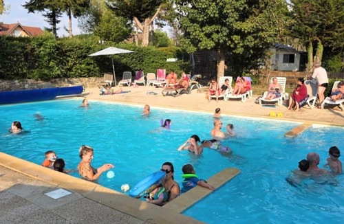 Messery House | ZEcamping 3 étoiles piscine animaux acceptés locatif TV LV BBQ 31m2