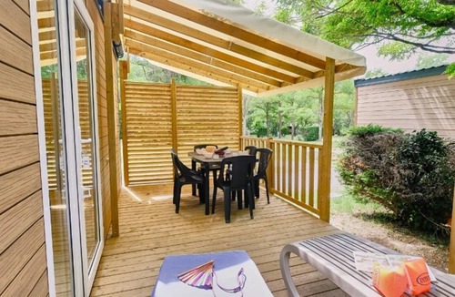 Messery House | ZEcamping 3* piscine mobil-home TV LV BBQ 31m2 6 pers