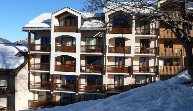 200m from resort center, 1st floor, view mountain, balcony, tv, ski locker, 29m²