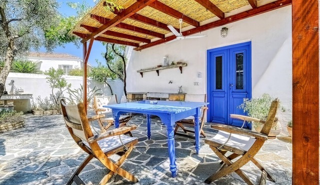 3 bedroom accommodation in Spetses