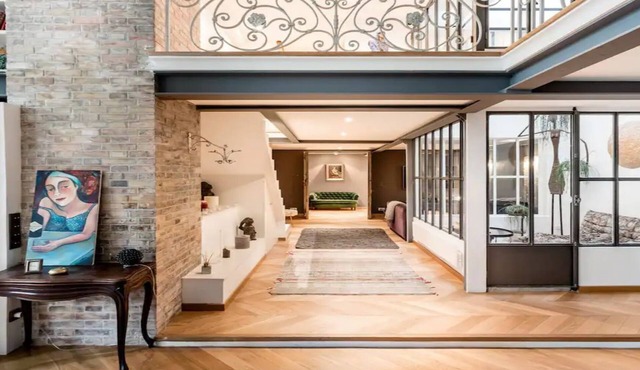 300M2 SPACE& VOLUME, ARCHITECTURALY UNIQUE MAGNIFICIENT LOFT IN LATIN QUARTIER