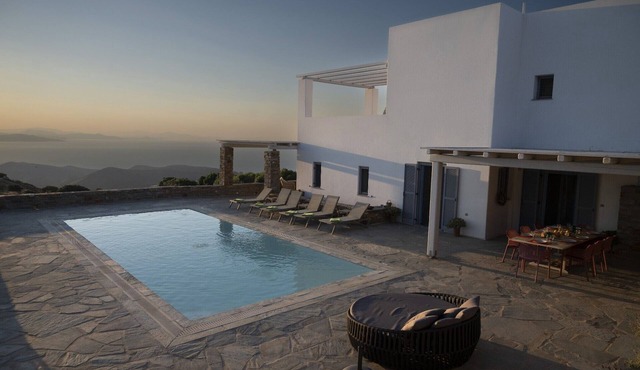 4 bedroom accommodation in Ioylis