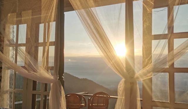 4000Dao-A Hilltop Hideaway Experience