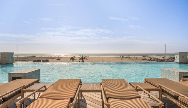 512 - Amazing views, private Atlantic Ocean beachfront & pool next to Cape May!