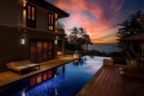 5BR Sea View Pool Villa - 3-Min Walk to Kata Beach - Villa Apsara by Warm Plus