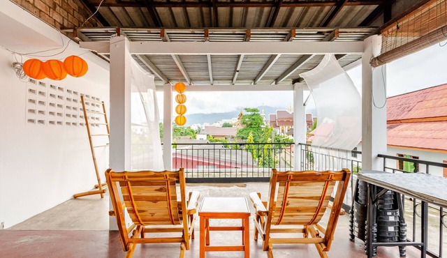 9 Pax Family Villa Mountain Sunset & temple views
