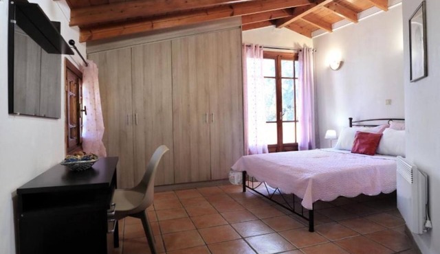 A 3-bedroom villa with WiFi and AC in welcoming Lefkada with beautiful gardens
