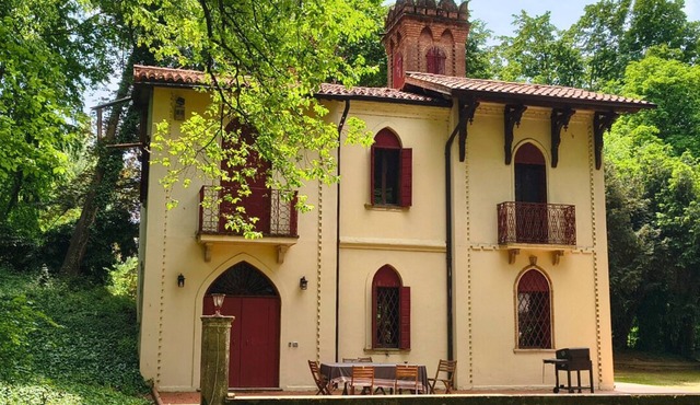 A Cosy Villa in a lush Park just 5’ from Central Padua. Free Car Park