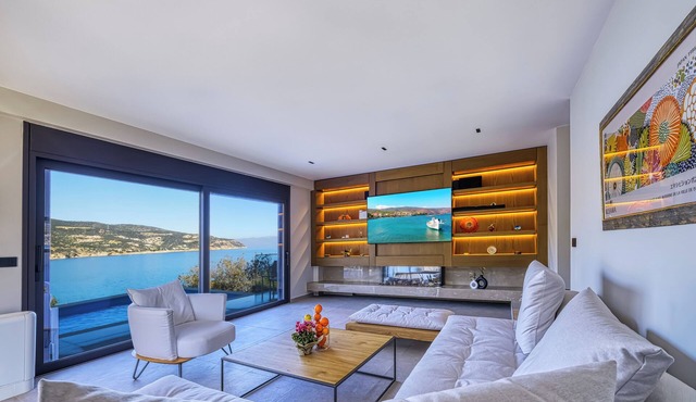 A luxurious specious 4 bedroom 3.5 bathrooms sea front modern villa