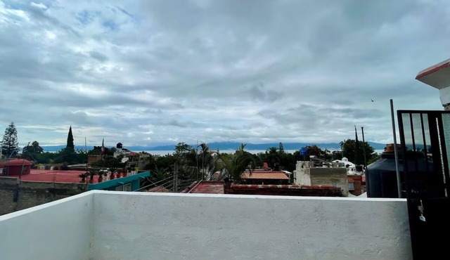 Ajijic Rooftop Retreat + 5 Bedrooms