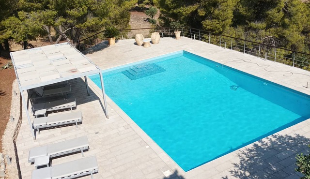 AlphaVilla – Relax in this quiet location with beautiful sea views. Welcome!