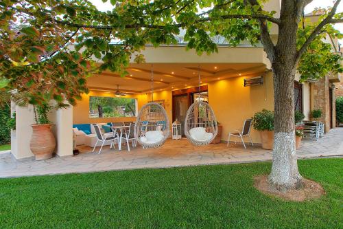Anemone Villa, Anthology Villas in Sani with Outdoor Hot Tub,