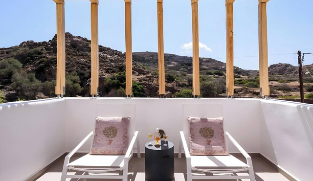 Apartment at 'Echinousa Kimolos Maisonette no1' Hotel with Mountain View