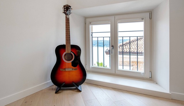 Apartment 'Flat 5' with Lake View, Wi-Fi and Air Conditioning