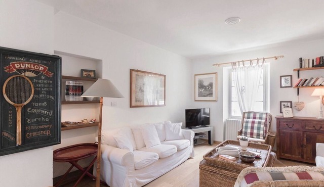 Apartment 'Tenuta Naiano Leonardo' with Shared Garden, Wi-Fi and Air Conditioning