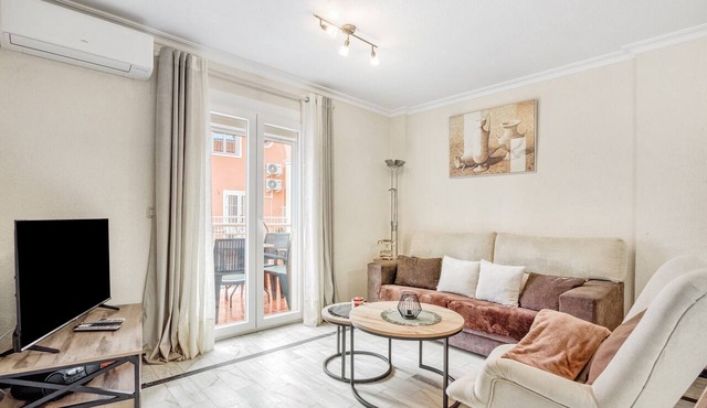 Apartment 'Verano Azul' with Shared Pool, Wi-Fi and Air Conditioning