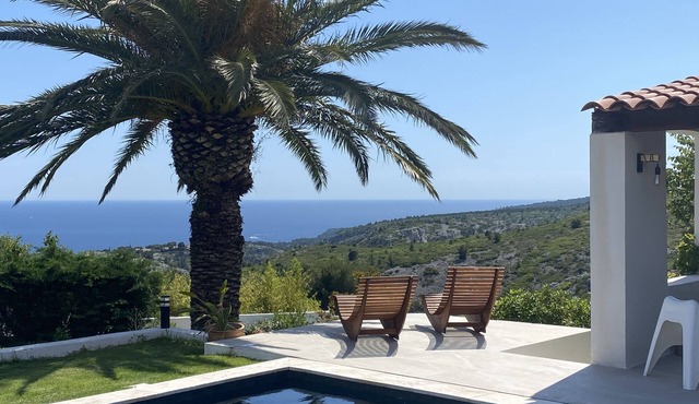 Architect-designed house with SEA VIEW and pool in Cassis 220 m2 - 4 air-conditioned bedrooms