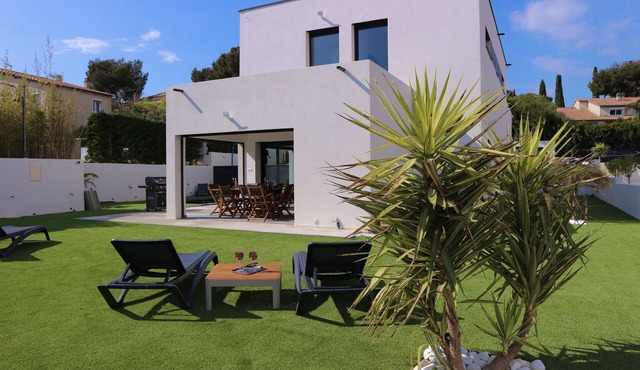 ARCHITECT VILLA Classified 5 *, 200 m², SEA 800m, Swimming pool, Sauna & Jacuzzi